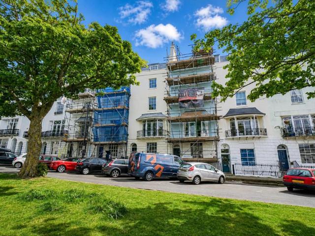 Flat for sale in Old Town, Guestling Green