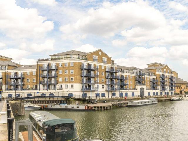 Flat for sale in Ratcliffe, Limehouse