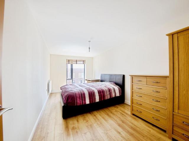 Flat for sale in Colindale, Greater London