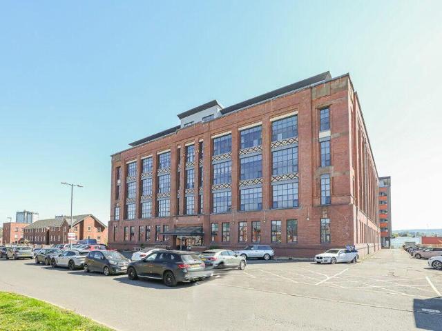 Flat for sale in New Cathcart, Glasgow