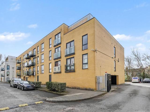 Flat for sale in Greater London