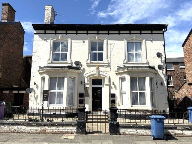 Flat for sale in Elm Park, Calderstones