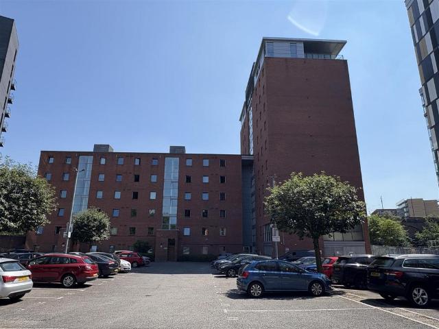 Flat for sale in Ordsall, Salford