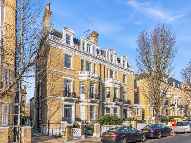 Flat for sale in Brunswick