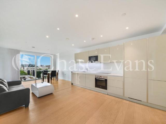 Flat for sale in Elephant and Castle, Greater London