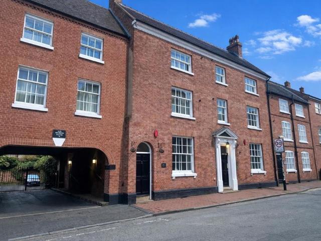 Flat for sale in Lichfield, Boley Park