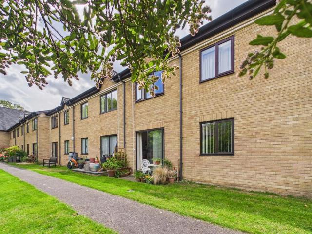 Flat for sale in Chesterton, Arbury