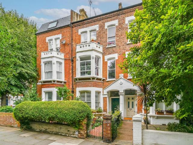 Flat for sale in Brook Green, Greater London