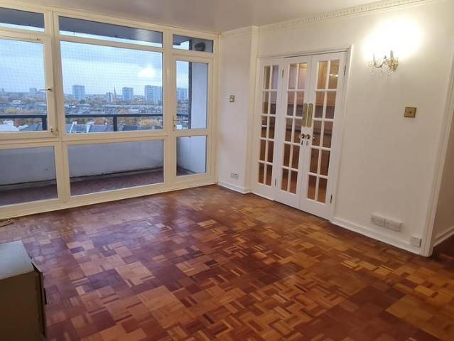 Flat for sale in St. John's Wood, Greater London
