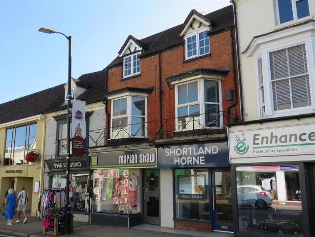 Flat for sale in Abbey End, Green Close