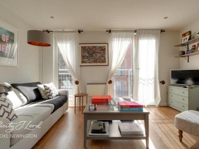 Flat for sale in West Hackney, Greater London