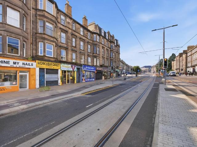 Flat for sale in Gayfield, Leith