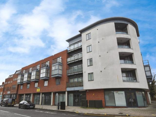 Flat for sale in Moulsham, Chelmsford