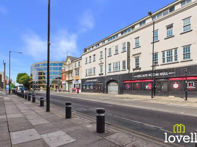 Flat for sale in Old Town, Hull