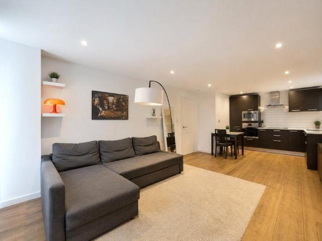 Flat for sale in Reach, Greater London