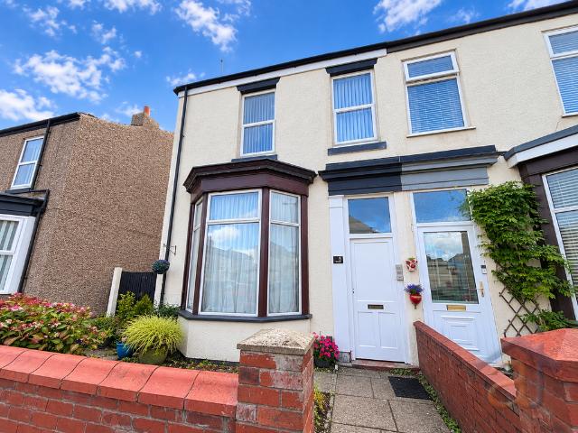 Flat for sale in Southport, Sefton