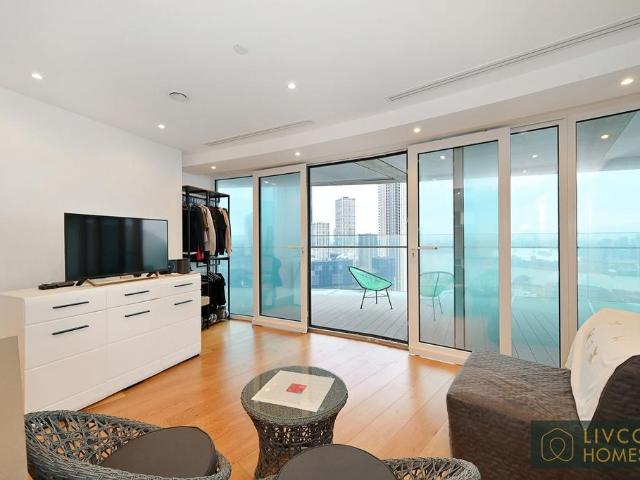Flat for sale in Isle Of Dogs, Greater London