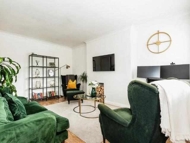 Flat for sale in Lower Green Esher, Blackhills