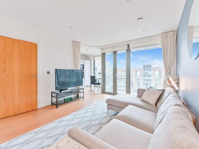Flat for sale in Kensal Town, Greater London