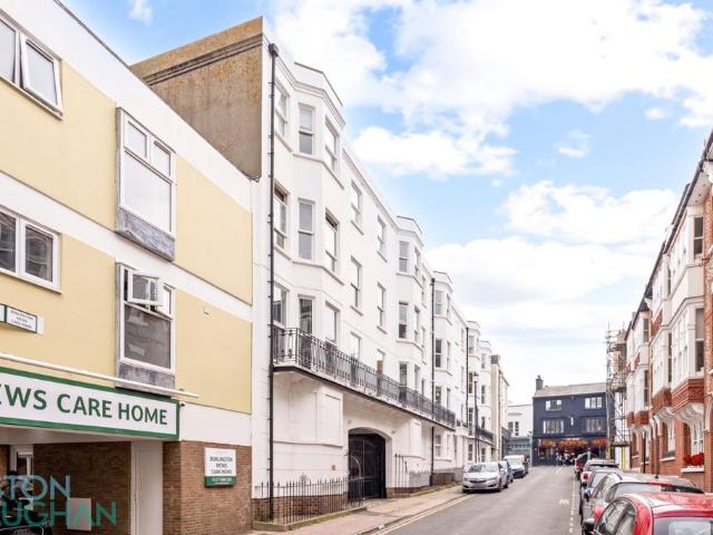 Flat for sale in Kemptown, Brighton