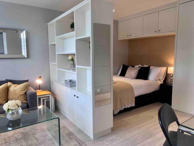 Flat for sale in Putney, Greater London