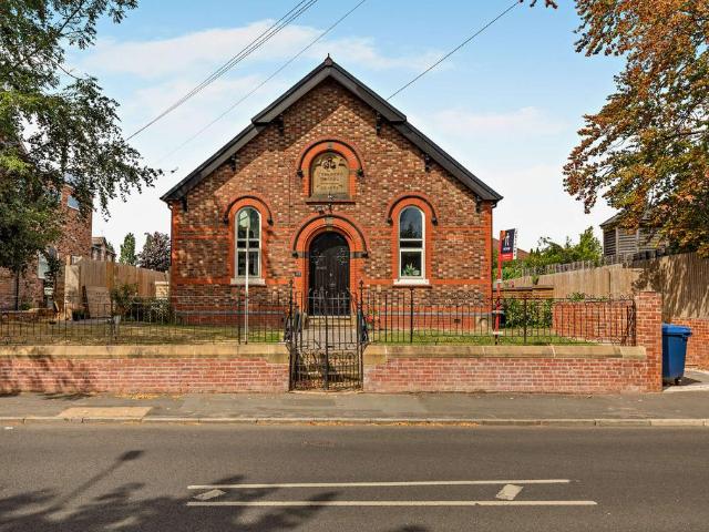 Flat for sale in Hazel Grove, Greater Manchester