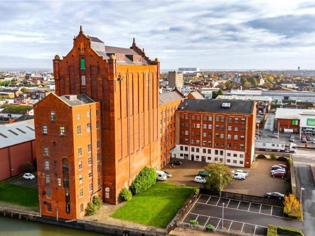 Flat for sale in East Marsh, Grimsby