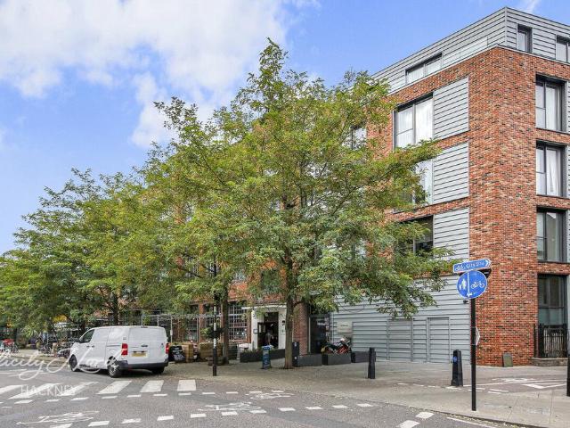 Flat for sale in South Hackney, Greater London