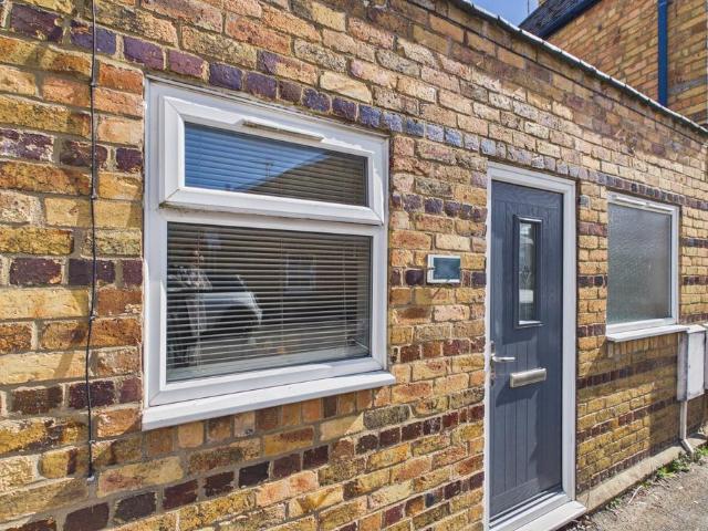 Flat for sale in Baron St Martin, Barholm