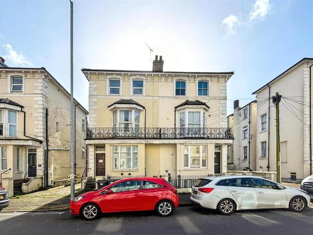 Flat for sale in Roselands, Eastbourne