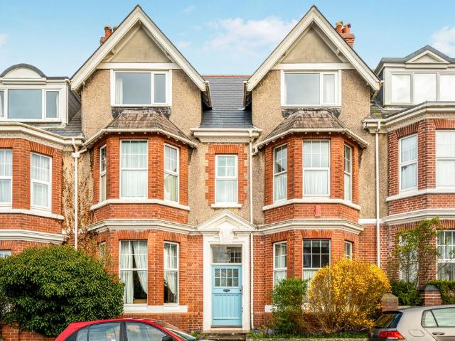 Flat for sale in Mount Wise