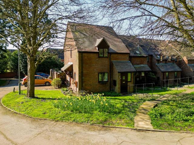 Flat for sale in Southcourt, Aylesbury