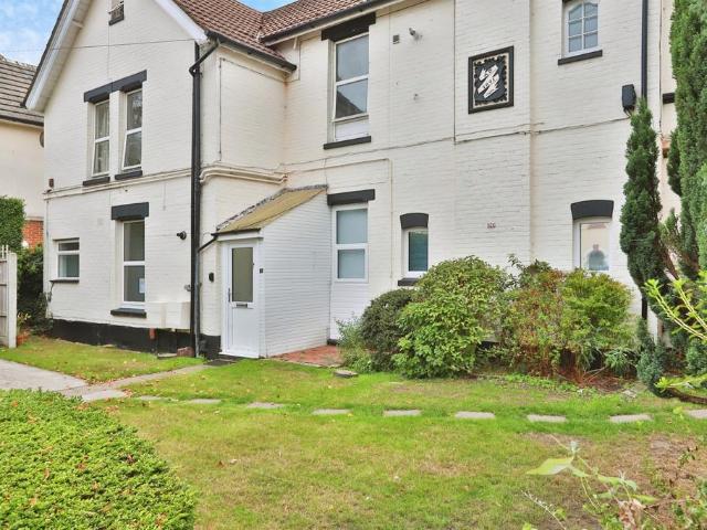 Flat for sale in Boscombe, Bournemouth