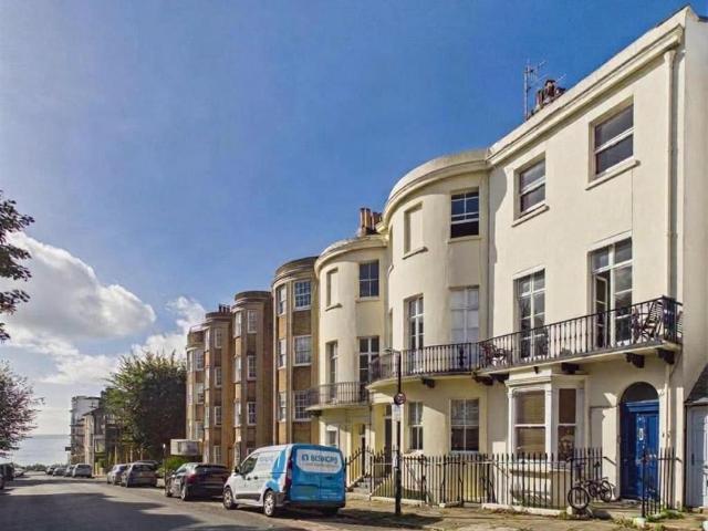 Flat for sale in Kemptown, Brighton