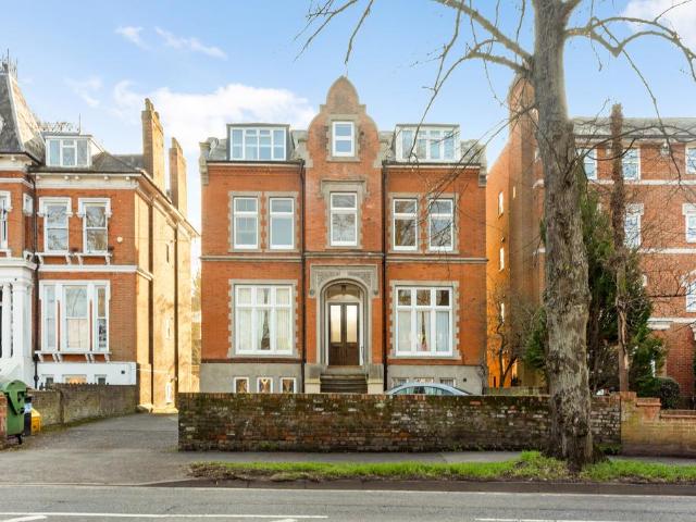 Flat for sale in Clewer Village, Windsor