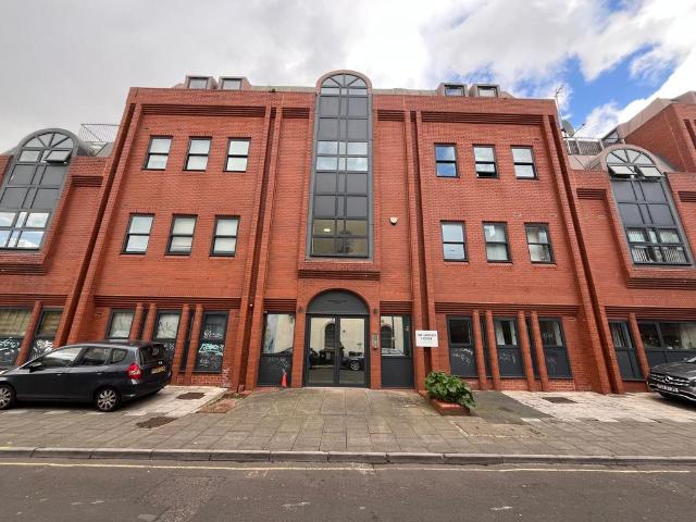 Flat for sale in Stokes Croft, Feckenham