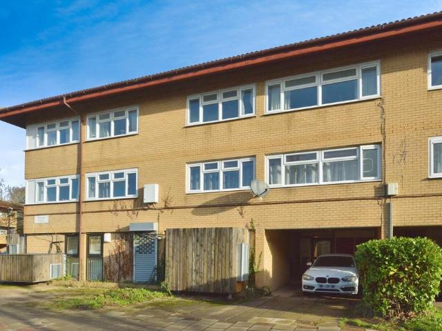 Flat for sale in Great Linford, Milton Keynes