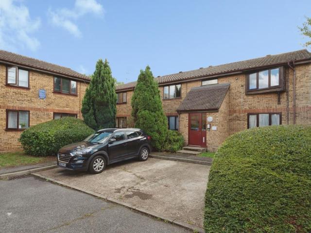 Flat for sale in Upper Walthamstow, Greater London