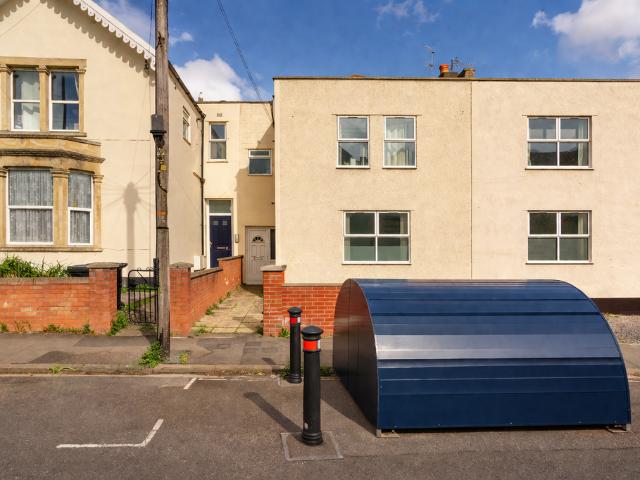 Flat for sale in Wapping Wharf, Feckenham