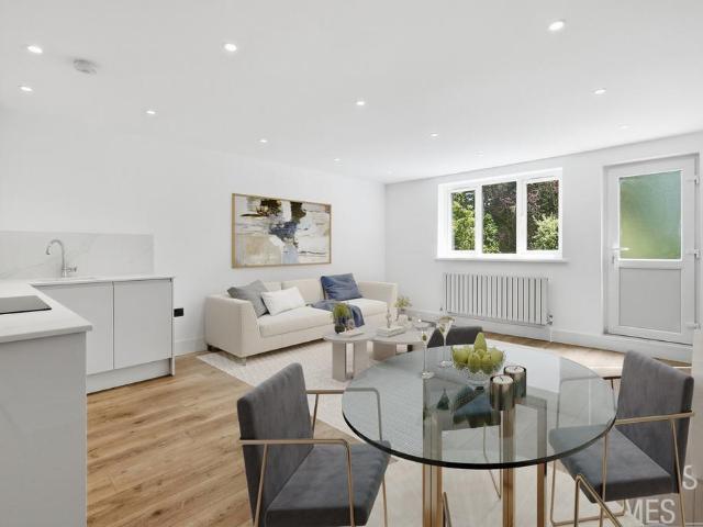 Flat for sale in Shepherd's Hill, Crouch End