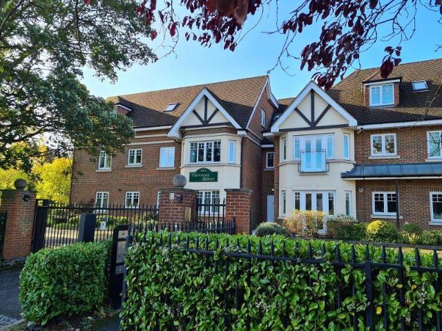 Flat for sale in Pachesham Park, Surrey