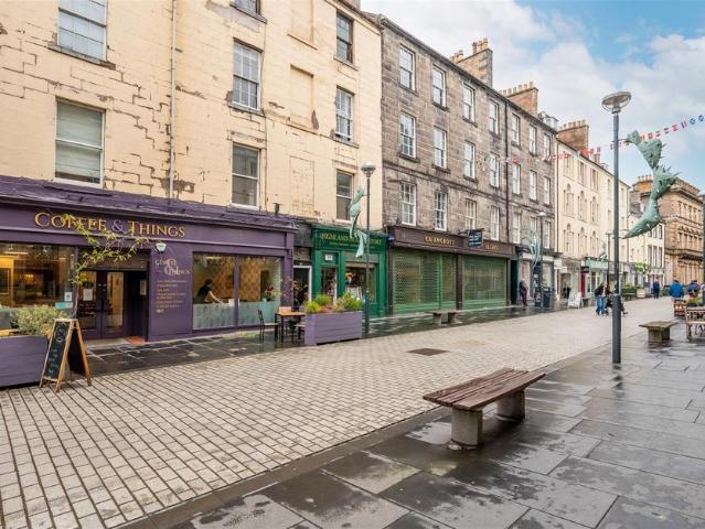 Flat for sale in Bridgend, Moneydie