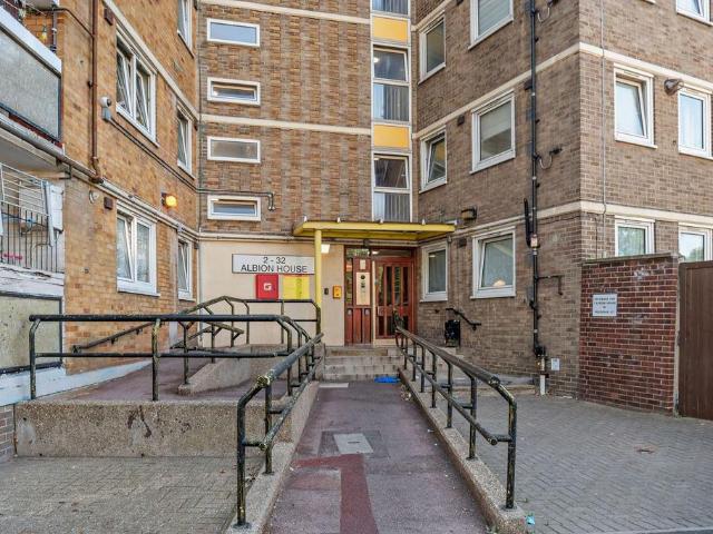Flat for sale in North Woolwich, Greater London
