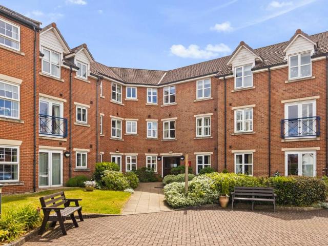 Flat for sale in Brigg, North Lincolnshire