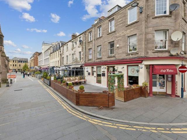 Flat for sale in Bridgend, Perth