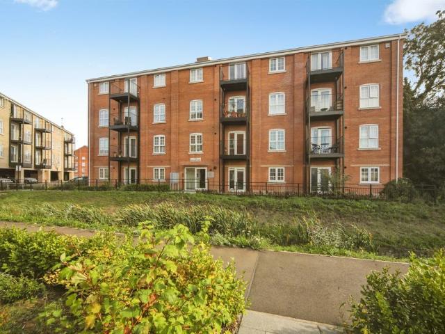 Flat for sale in Mildenhall Road Estate, West Suffolk