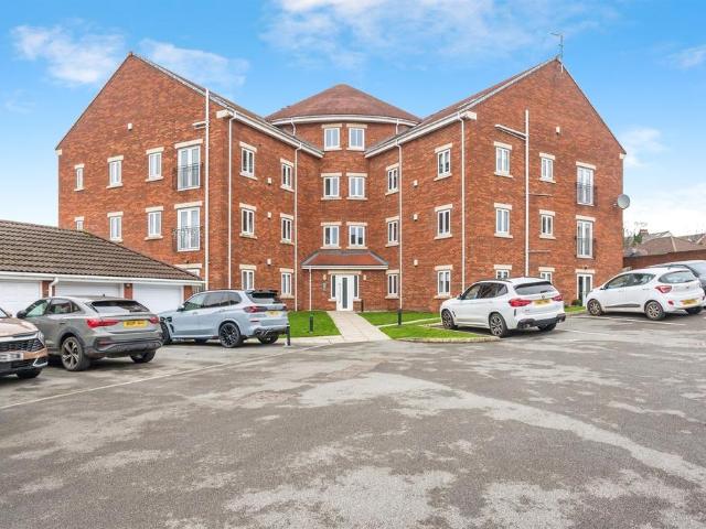 Flat for sale in Gawthorpe, West Yorkshire