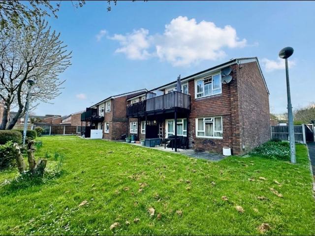 Flat for sale in Harold Hill, Greater London