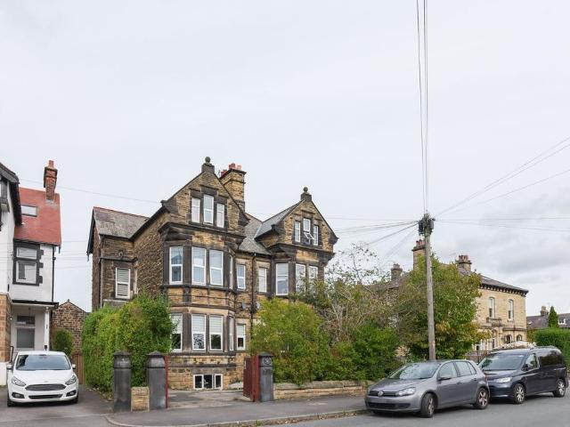Flat for sale in Harlow, Harrogate