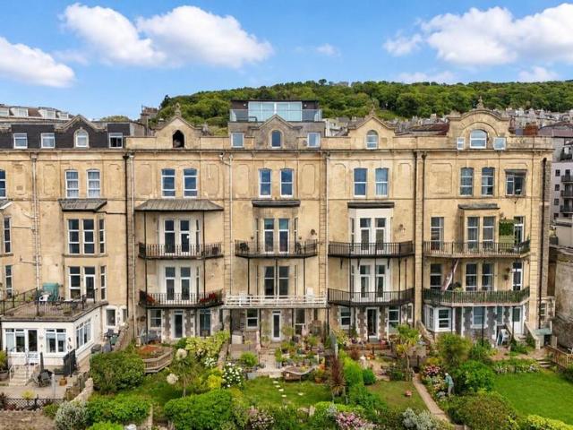 Flat for sale in Cliftonville, Weston-super-Mare
